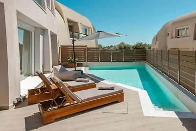 Elegante Familienvilla mit Pool in Syvota