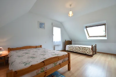 Smaakvol vakantiehuis in Plouvara met tuin