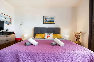 Three Bedroom Apartment with Terrace and Sea...
