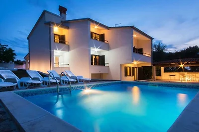 Villa à Pula avec piscine
