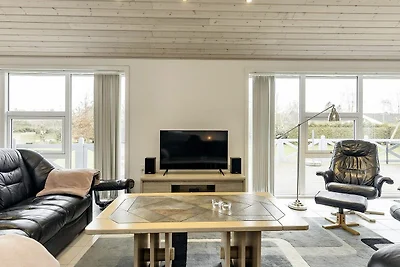 8 Personen Ferienhaus in Væggerløse-By Traum