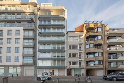 Zonnig appartement met zijdelings zeezicht