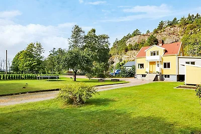 6 persone case ad LYSEKIL