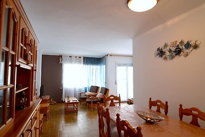 Apartment in Lescala mit Balkon