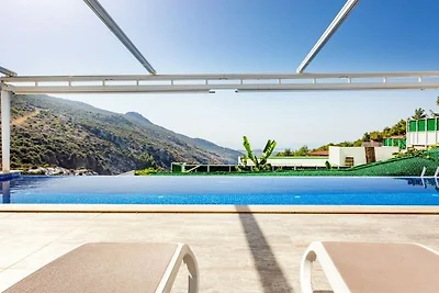 Villa in Kalkan mit Schwimmbecken