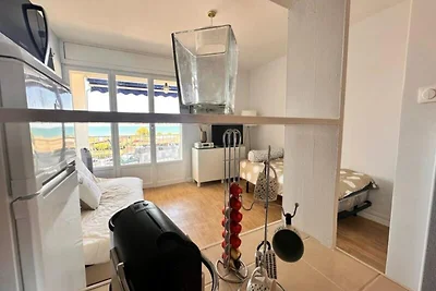 Wohnung in Grau du Roi mit Meerblick