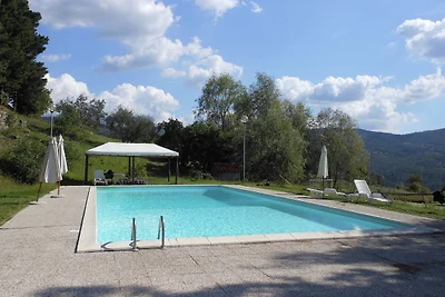 Wohnung in einem Bauernhaus mit Swimmingpool