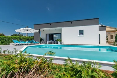Villa in Poreč mit Schwimmbecken