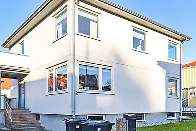 Villa in der Stadt in der Nähe von Meer und...