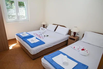 One Bedroom Apartment with Garden 3
