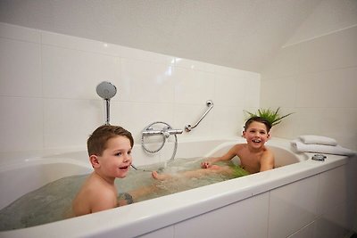 Luxuriöse Villa mit Sauna und Whirlpool in...