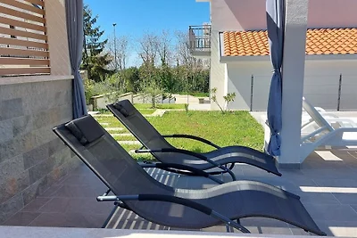 Villa in Brtonigla mit Schwimmbecken