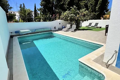 Villa a Marbella con piscina privata