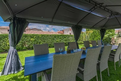 Villa in Sveti Lovrec mit Schwimmbecken