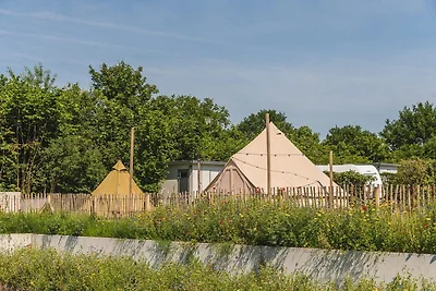 Zuna Bell Zelt in der Nähe des Flusses Regge
