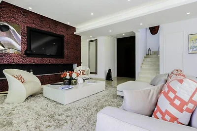 Villa in Marbella met uitzicht op zee en...