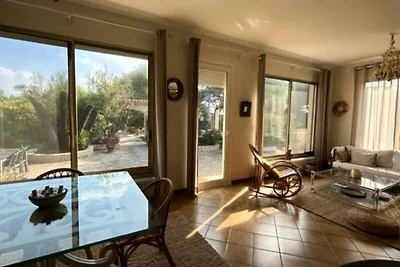 Villa in Frontignan mit Privatstrand