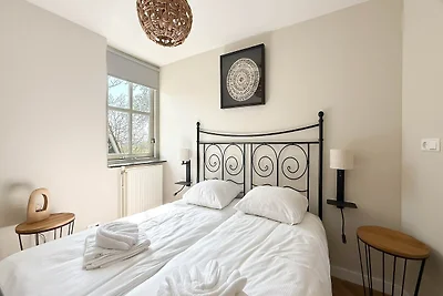 Villa mit weitläufigem, sonnigem Garten