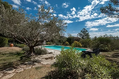 Ferienhaus in Murs mit Schwimmbecken