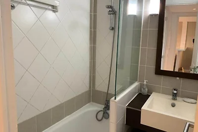 Schצne Wohnung mit Pool