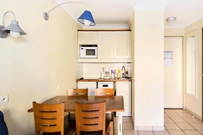 Marineblaue Residenz f�r drei Personen