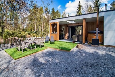 Schönes Ferienhaus in Biron mit Fass-Sauna un...