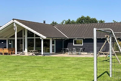 12 Personen Ferienhaus in Idestrup-By Traum
