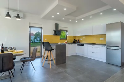 Lussuosa villa con piscina a Turanj