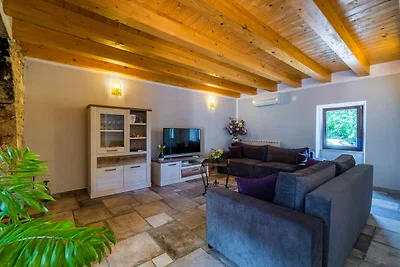Villa tranquilla a Rakalj con piscina