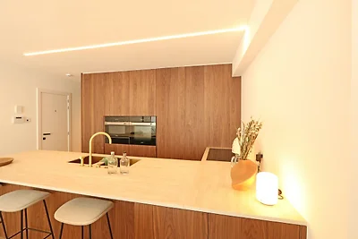 Schöne Wohnung mit seitlichem Meerblick