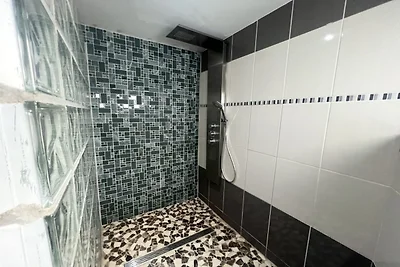 Villa in Verviers mit Pool und Sauna