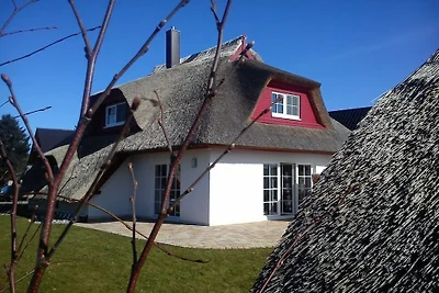 Ferienhaus mit Reetdach