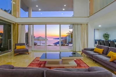 Villa in Kalkan mit Schwimmbecken