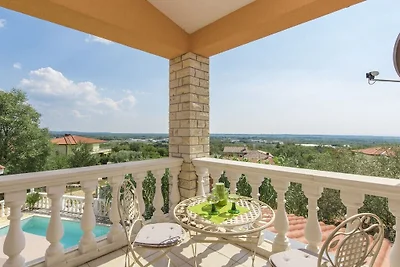 Villa in Roškići met zwembad