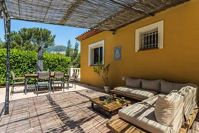 Villa in Toulon mit Pool und Waldblick