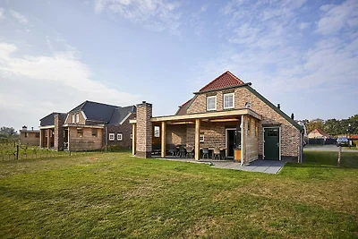Mooie villa met luxe terras, vlakbij Roermond