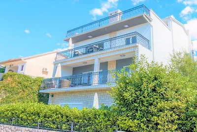 Wohnung in Selce mit Schwimmbecken