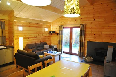 Chalet moderno con stufa situato nella...