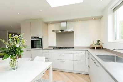 Schönes, modern möbliertes Ferienhaus