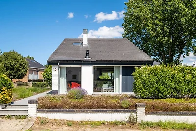 Villa in Koksijde in Strandnהhe