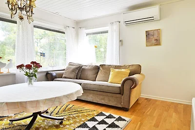 4 Personen Ferienhaus in HALLABRO-By Traum