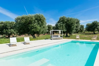 Villa Aura d'Olivo / UTNZ