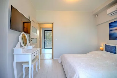 Komfortables Ferienhaus mit Garten und Pool