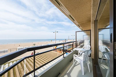 Modernes Apartment mit direktem Meerblick