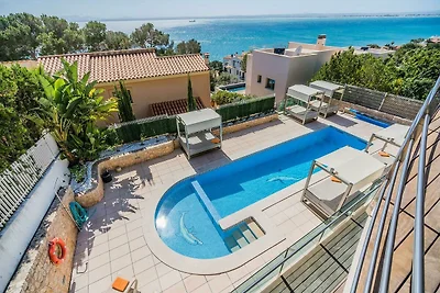 Villa di lusso ad Alcudia Maiorca con Jacuzzi