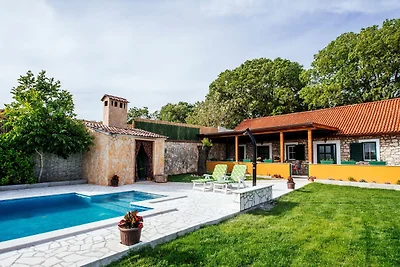 Tranquilla casa vacanze con piscina a Kakma