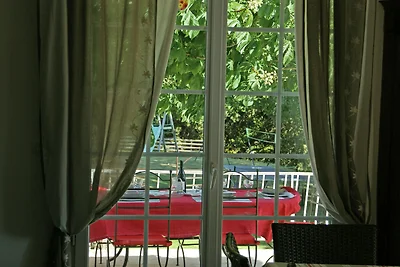Villa con bellissimo giardino recintato