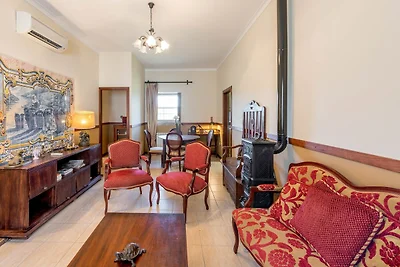 Ruhiges Ferienhaus mit Pool in Vila Flor...