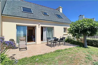 Ferienhaus in Plouhinec mit Terrasse