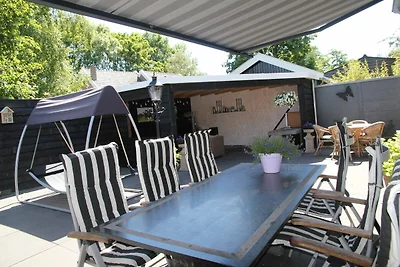 Moderna casa vacanze con veranda a Limmen